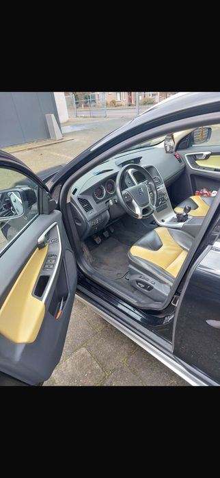 Volvo xc 60 detali in privat