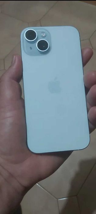 Se vinde iPhone 15