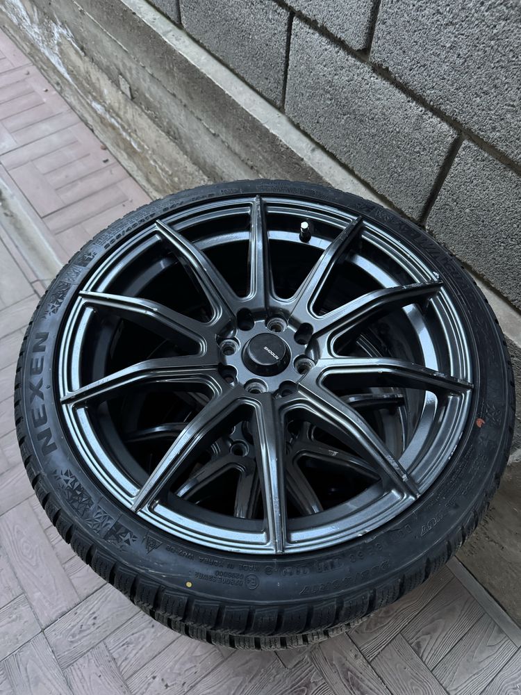 Диски р17 в хорошем состоянии 8шт,4 шины NEXEN 205/40/R17
