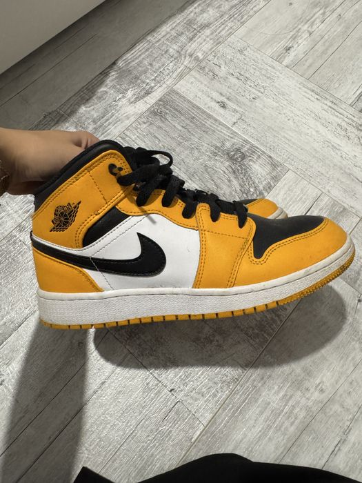 Nike Air Jordan 1 Mid TAXI (marimea 39)