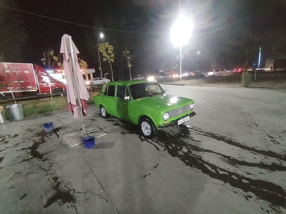 Vaz 2101 sotiladi