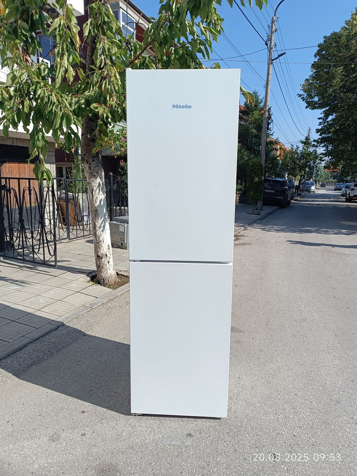 Хладилник с фризер miele 2 м.