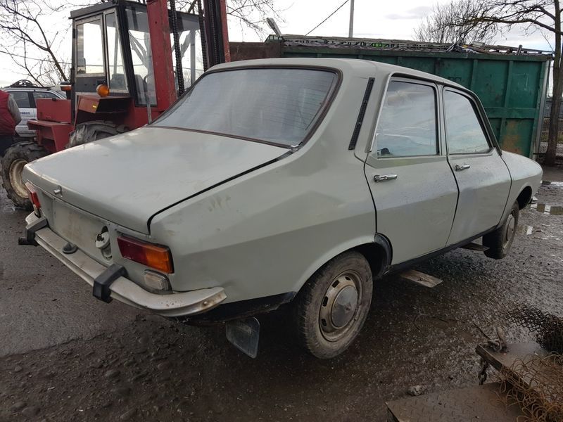 Dezmembrez sau vând  Dacia 1300
