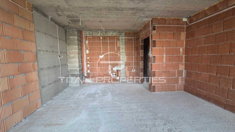 Продава се Тристаен апартамент в Пловдив, Кючук Париж - 106 кв.м за 1564 €/кв.м - Снимка #1