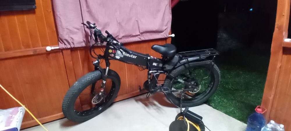 Bicicletă electrică asistată .