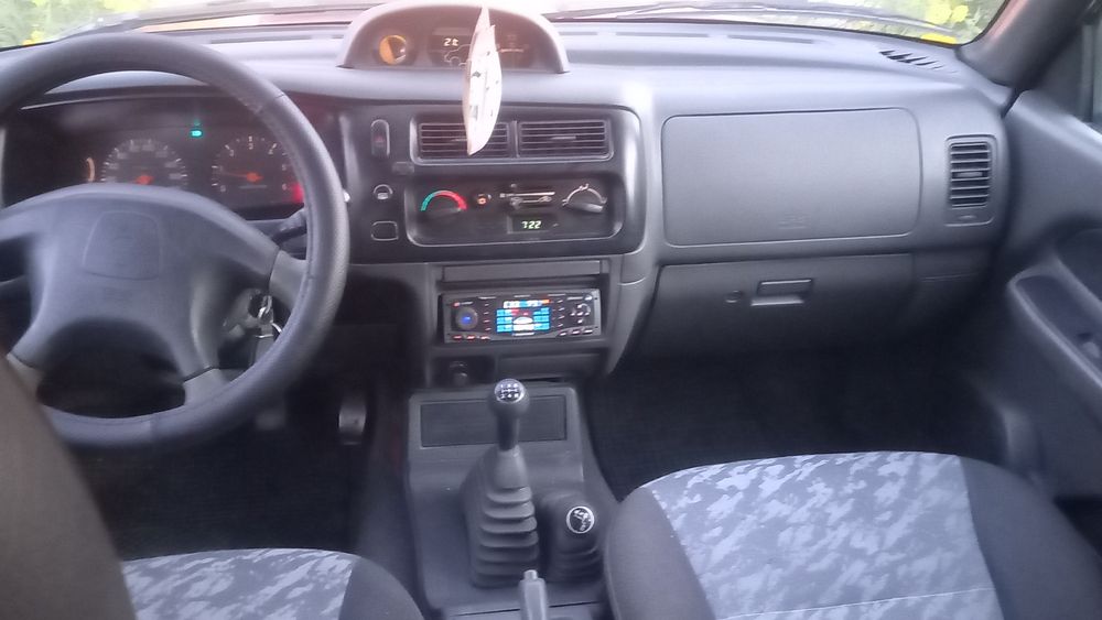 Mitsubishi l200 2,5 Diesel (  Navara Hilux ford Ranger Toyota  )