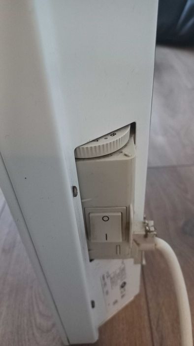 Конвекторен радиатор за стена Airelec 1500W