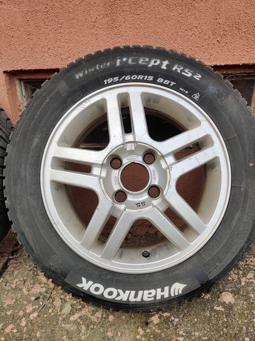 Set roți Ford ,anvelope iarnă+ jante aluminiu R15