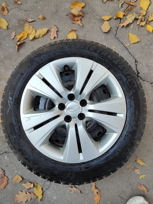 Продам резину Maxxis и штампы с колпоками от Subaru