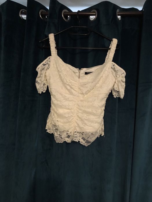 Top alb din dantela