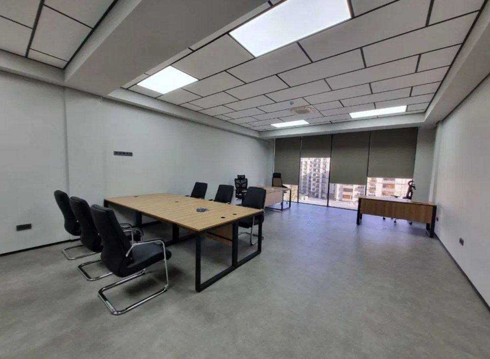 Продается офисное помещение в бизнес центре. Яккасарайский р-н. 200м2