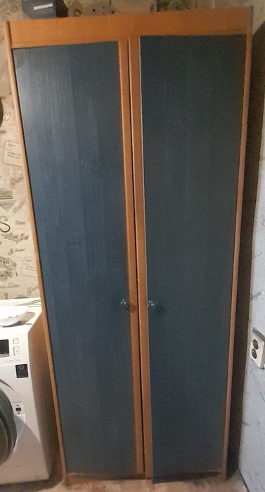 Срочно продам шкафы