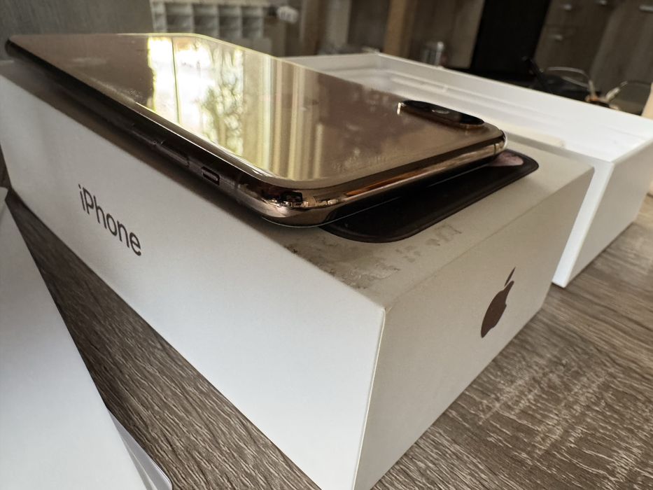 Продавам перфектен iphone XS Max Rose Gold 64GB