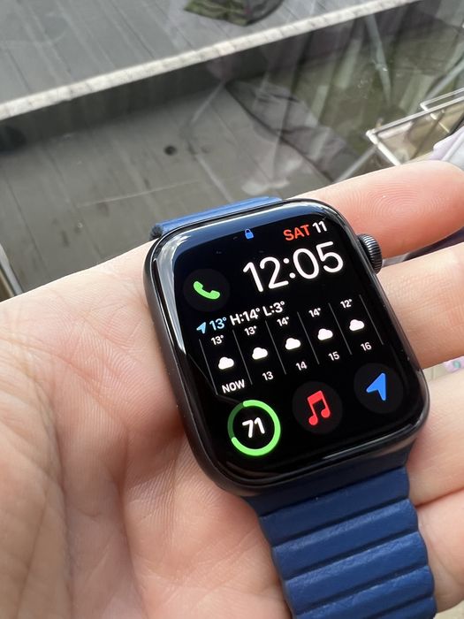 Apple watch SE 44mm - като нов