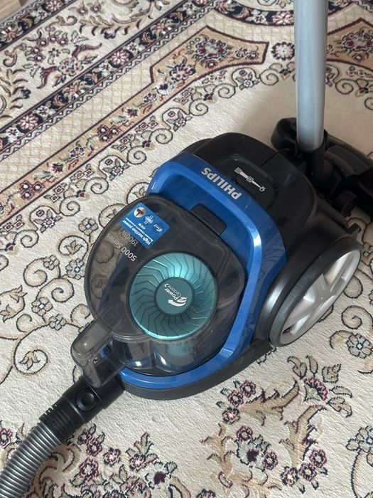 Продается пылесос philips
