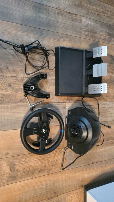 Thrustmaster T300 RS GT в гаранция