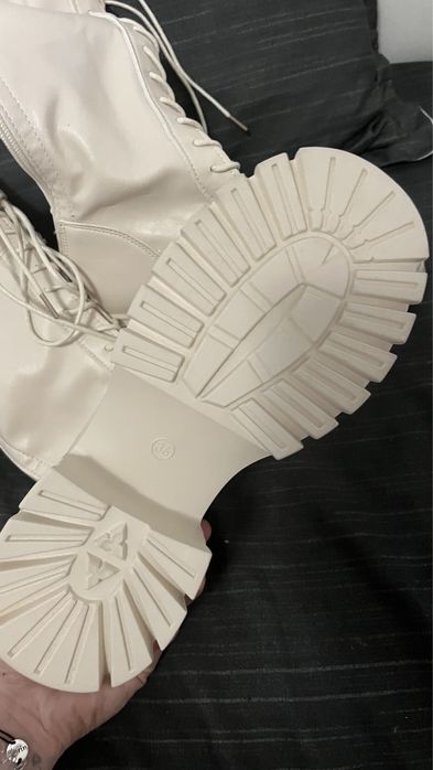 Ghete înalte, marimea 36