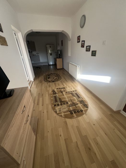 Casă spațioasă de închiriat