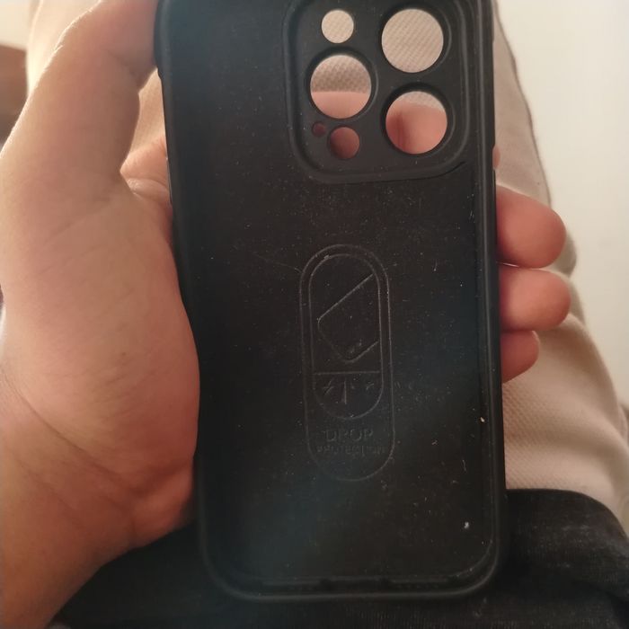 Vând husa de iPhone 15 pro