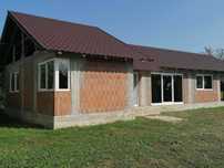 Casa in Busag, teren 9 ari, pozitie super 200 m din DN