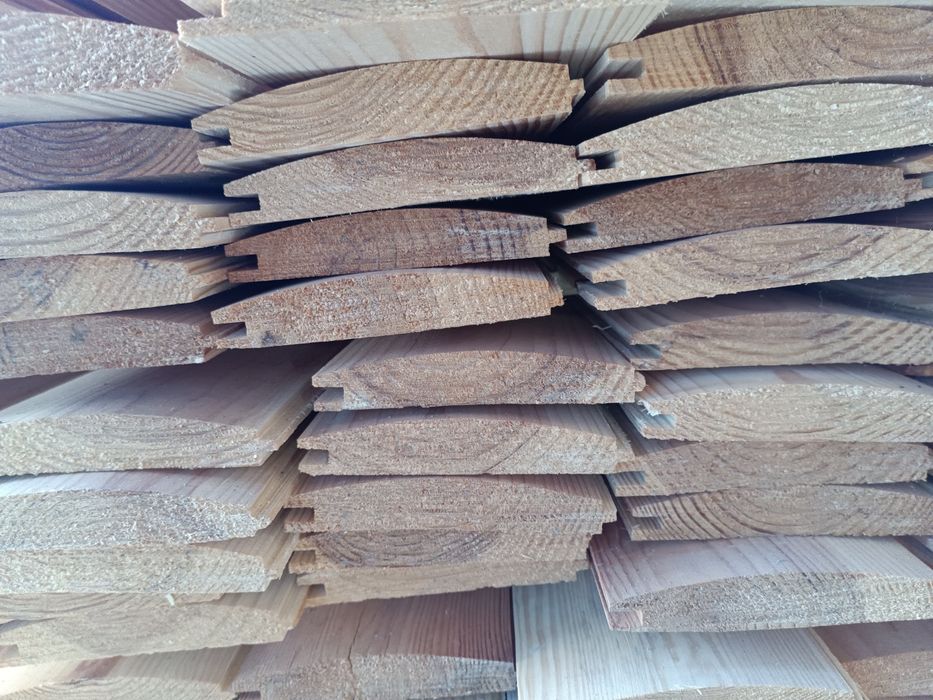 Lambriu lemn pin nordic.