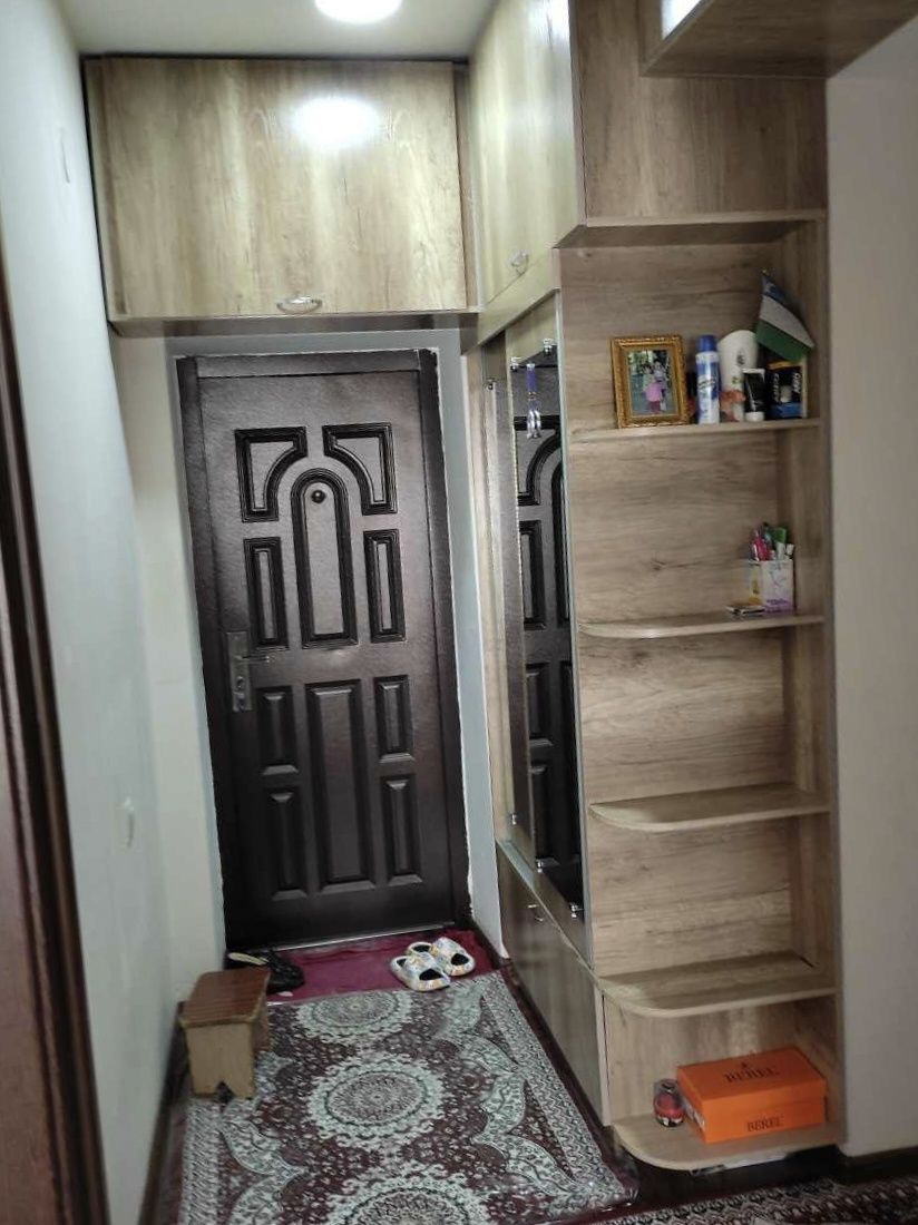 Срочно продаётся 3 комн квартира 5 этаж  дом 7 этажка Роща
