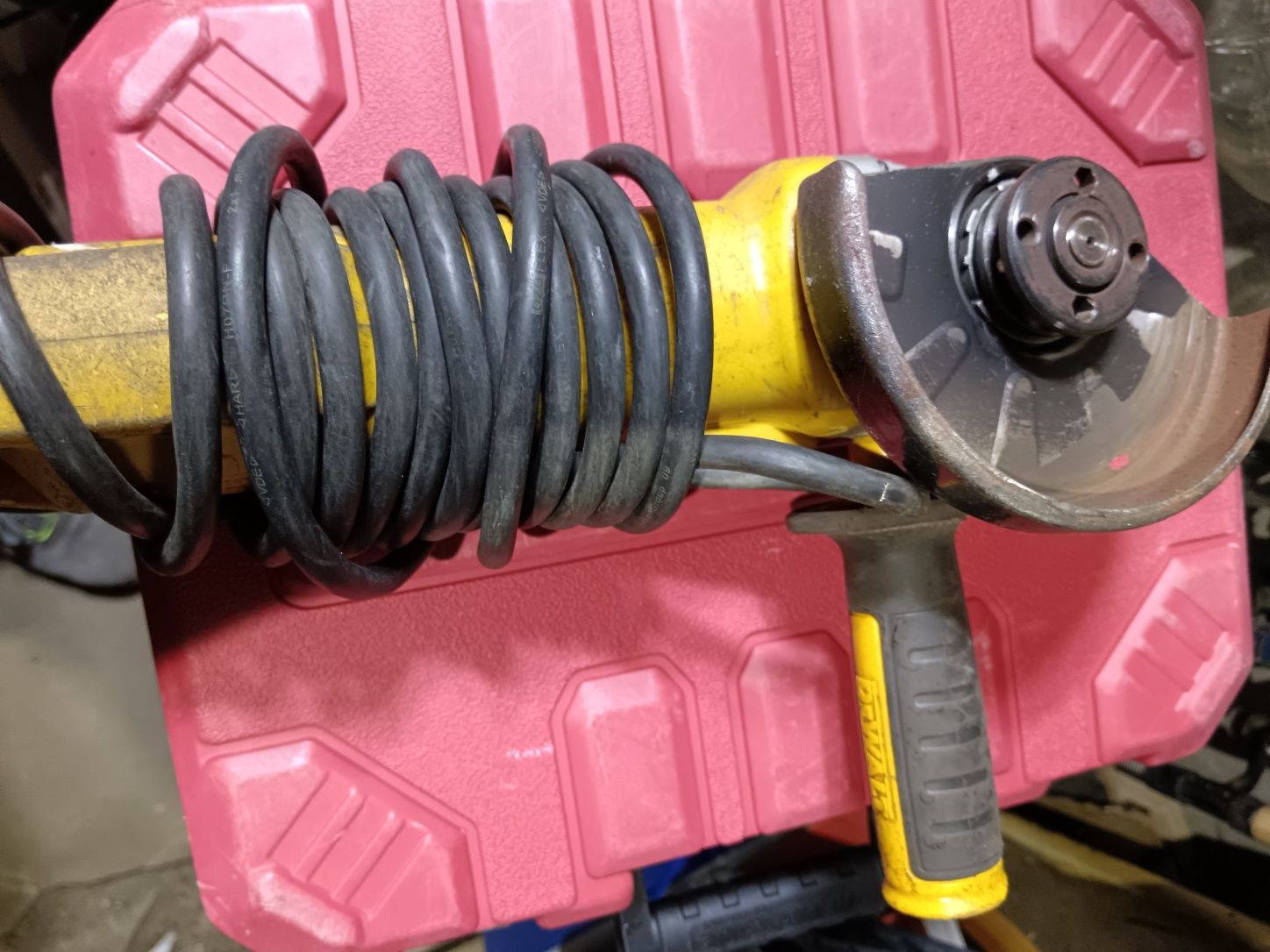 Ъглошлайф DeWalt