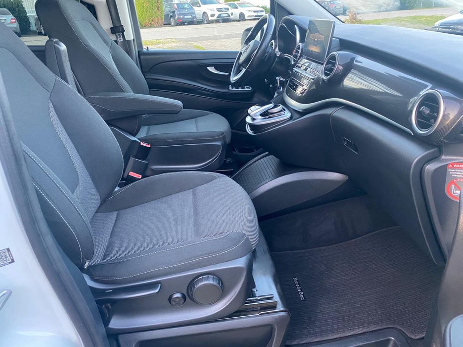 Inchiriez microbuz 8 locuri individuale, Mercedes V-Class/4matic