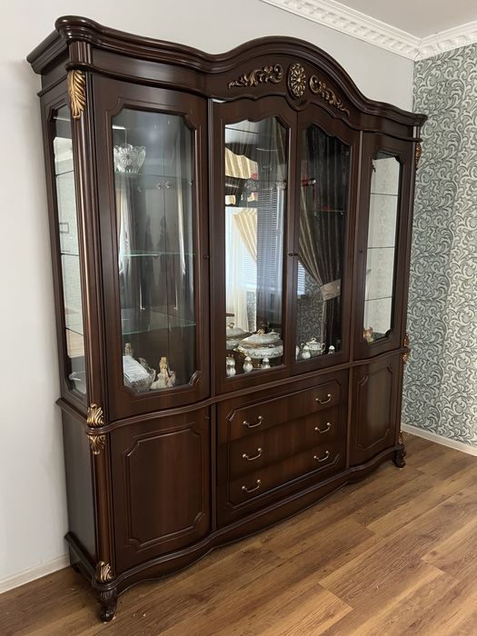 Продается сервант