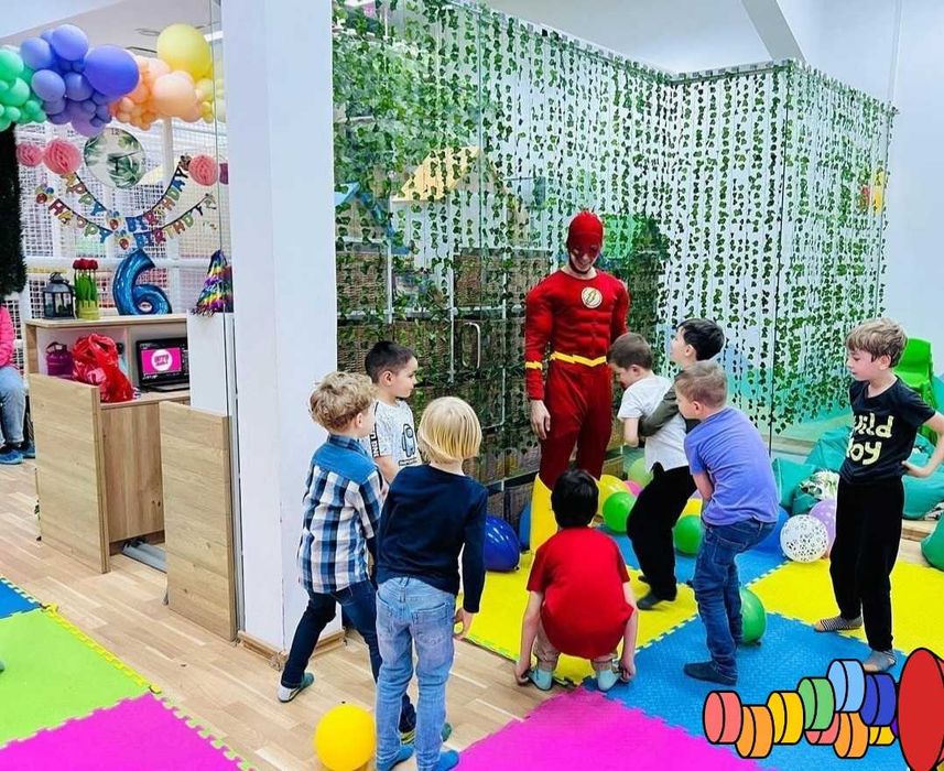 Tobogan gonflabil ° vata pe bat ° baloane de săpun ° animatori