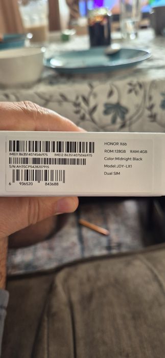 Телефон Honor X6b чисто нов