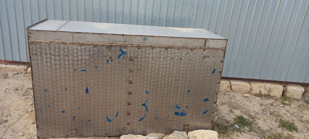 Продаётся ёмкость из нержавеющей стали, толщина мм 1.5