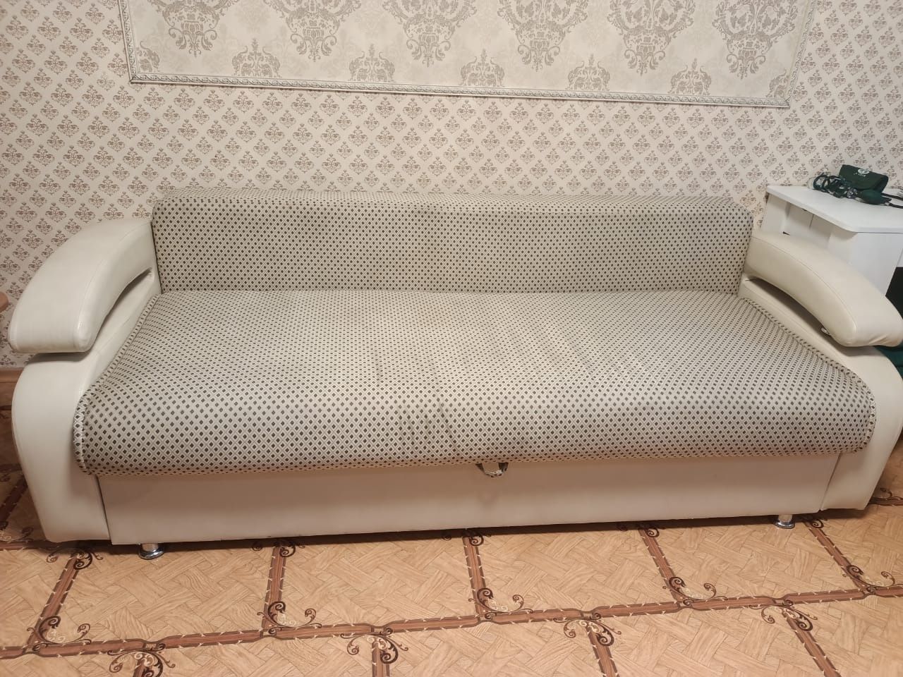 Диван продам б/у