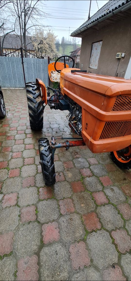 Tractor Fiat 300