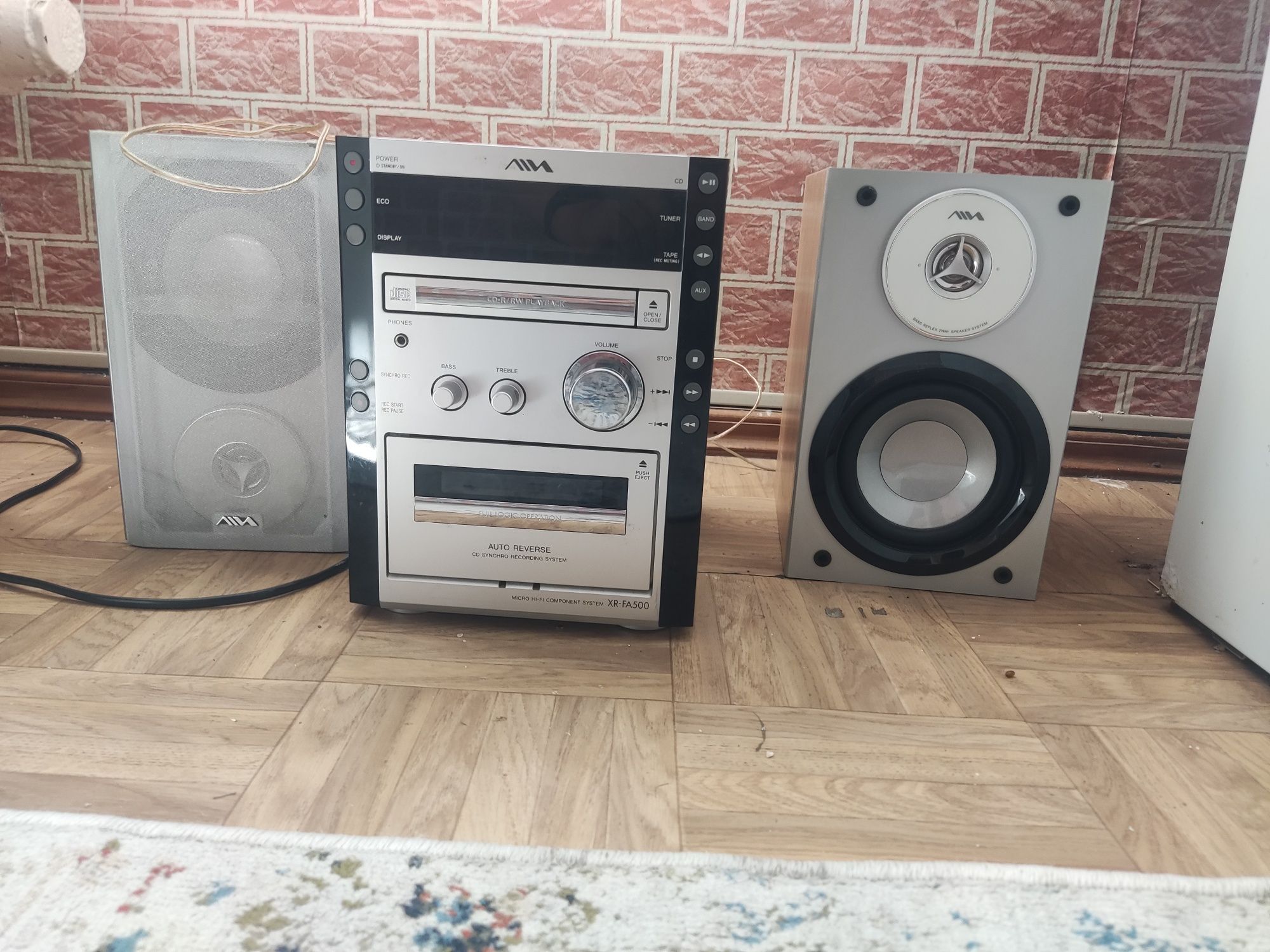 музыкальный центр Aiwa XR-FA500.