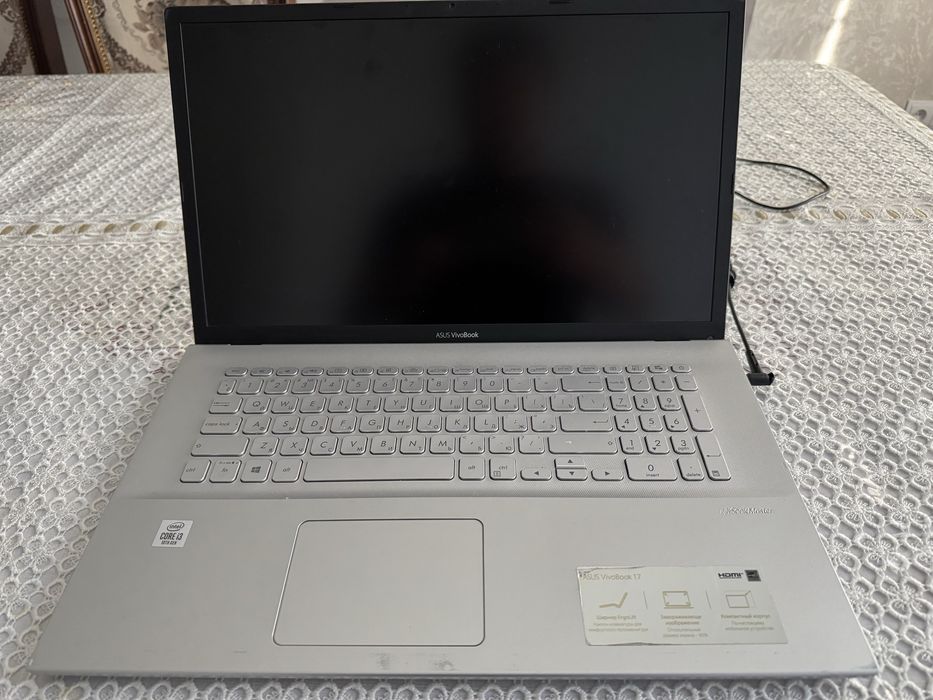 Asus Vivobook срочно продаю 17 дюймов