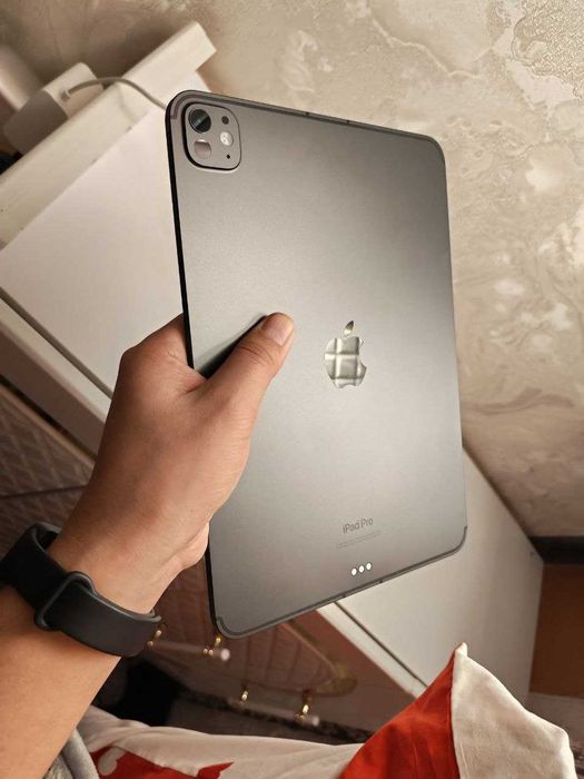 Macbook air M2 + Ipad Pro M4