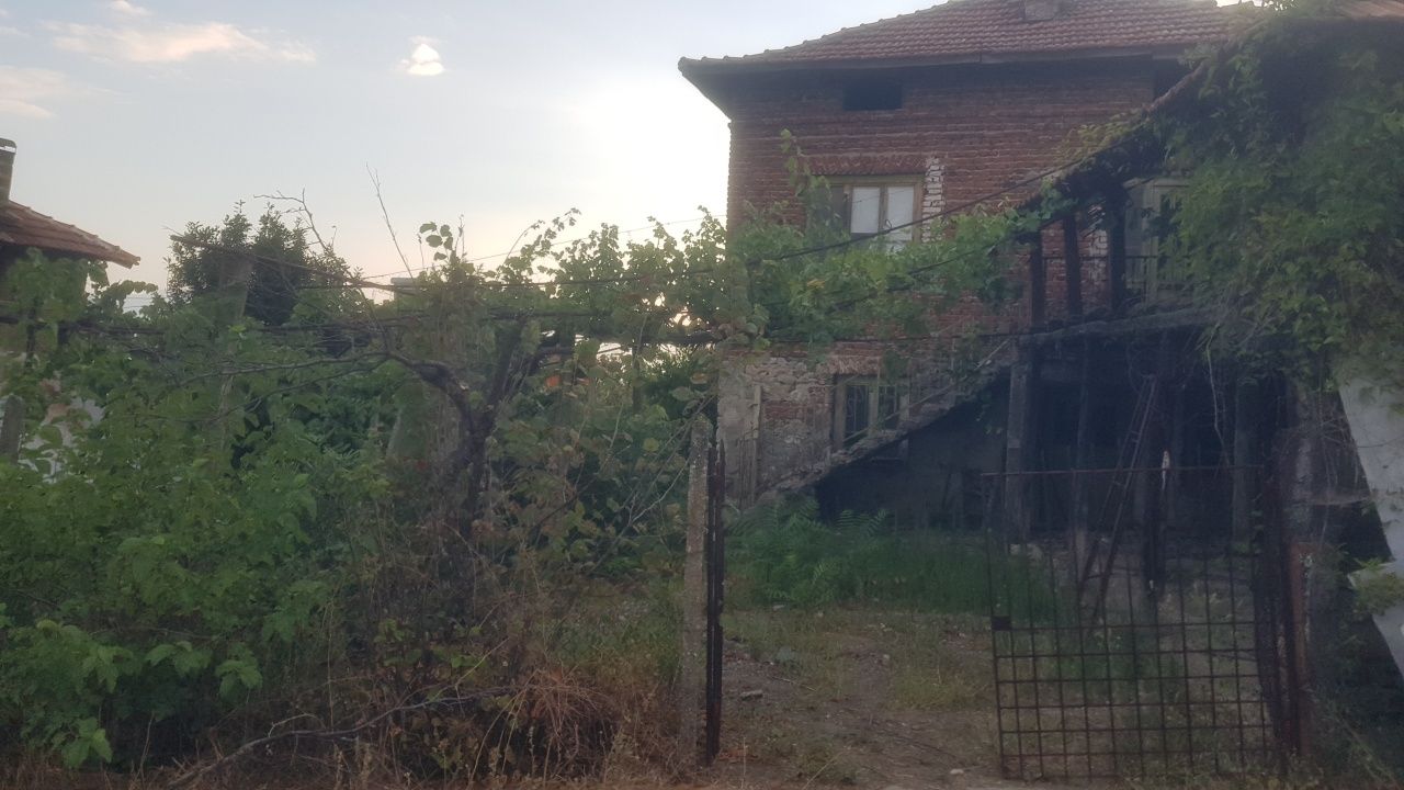 Къща  във село Ладарево