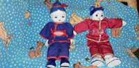 Две традиционни порцеланови китайски кукли