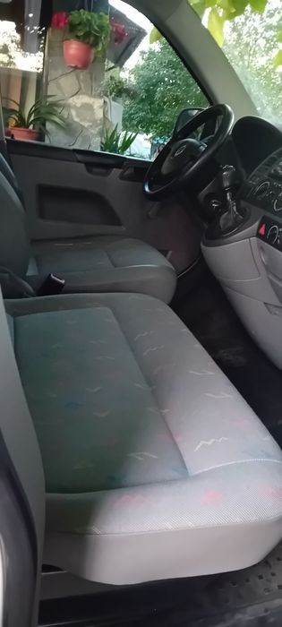 Volksvagen transporter 9 locuri