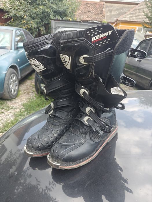Echipament enduro