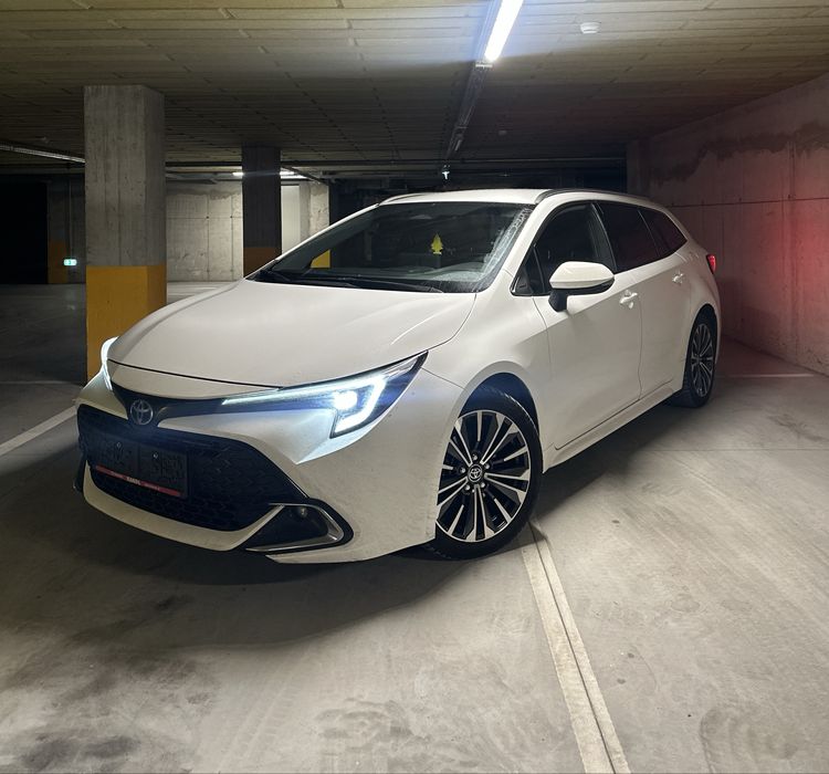 Toyota Corolla 2024 1.8 Hybrid 140 CP, Virtual Cockpit #110.000 km