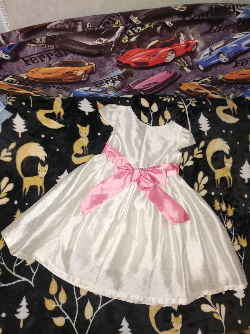 Платье нарядное на девочку 4-6 лет