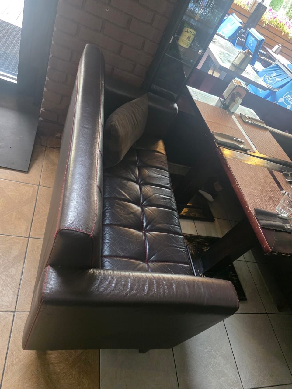Продам столы стулья диваны
