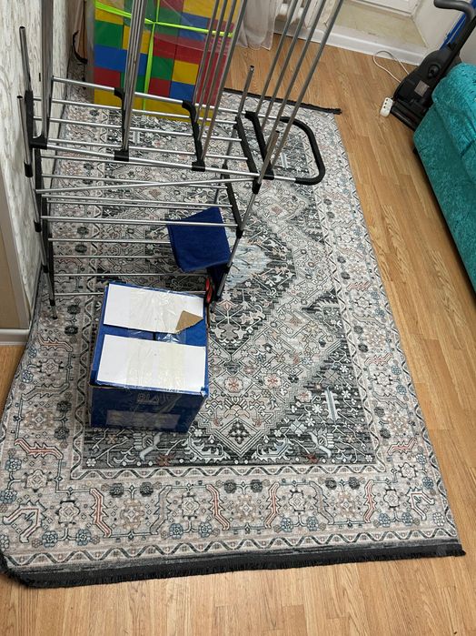 Продам два ковра очень красивые и чистые