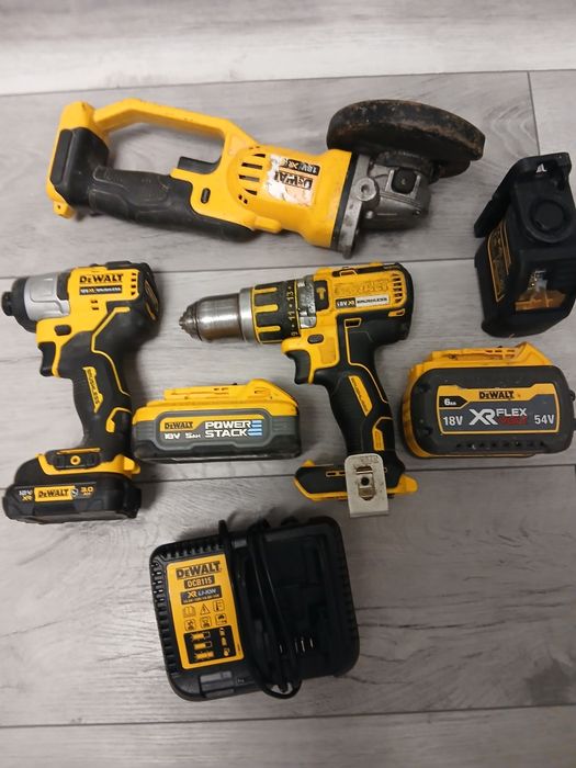 Dewalt scule      .