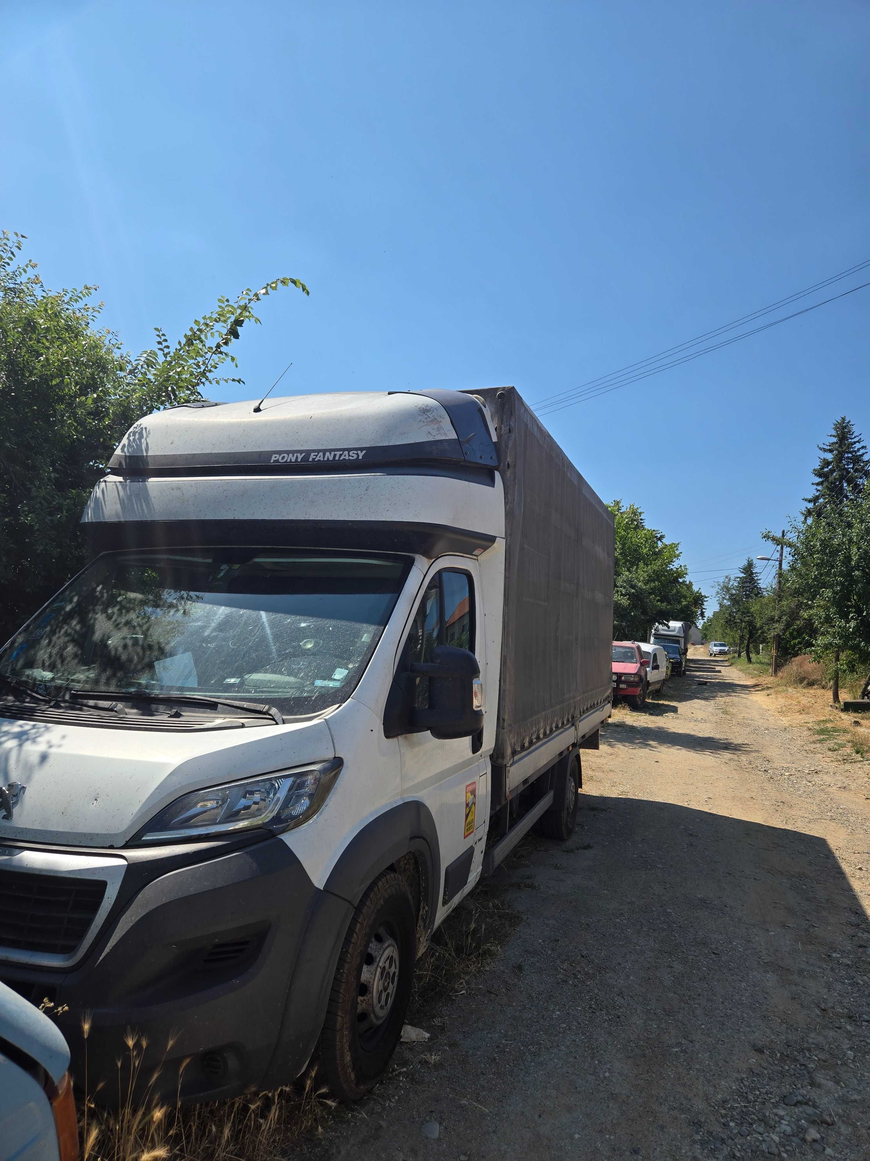 Продавам брезентова каруцерия