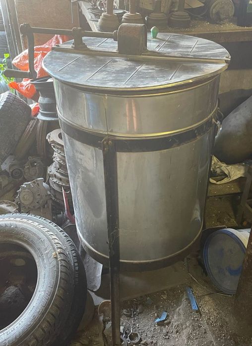 Центрофуга за мед