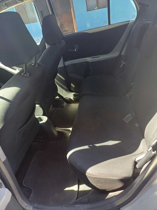 Ma vinde Toyota Yaris