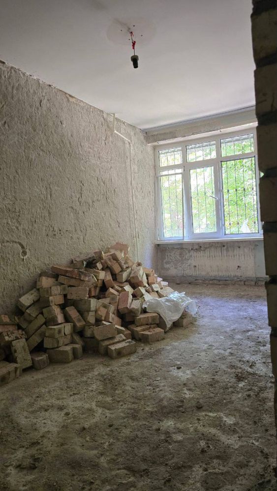 ПРОДАЕТСЯ 3/1/4  на: Ц-14 85м2 коробка